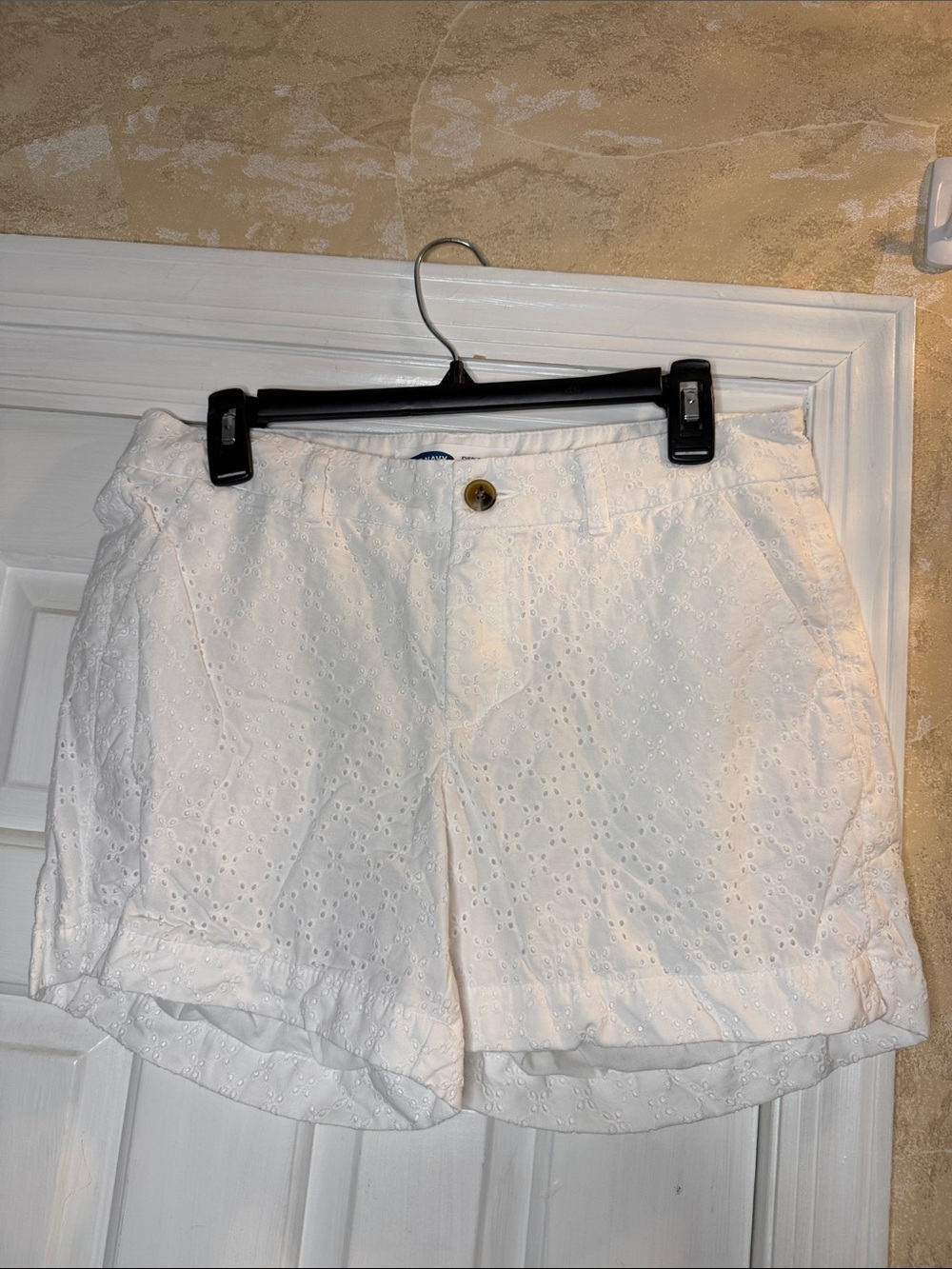 Old Navy White Eyelet Women’s Shorts